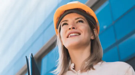 Female-insurance-broker-with-hardhat