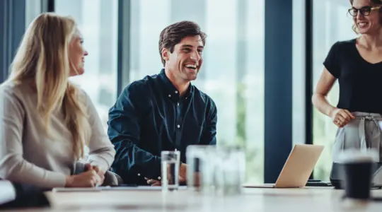 Smiling-office-workers